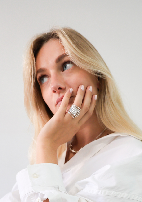 Large Circe Entangled Ring