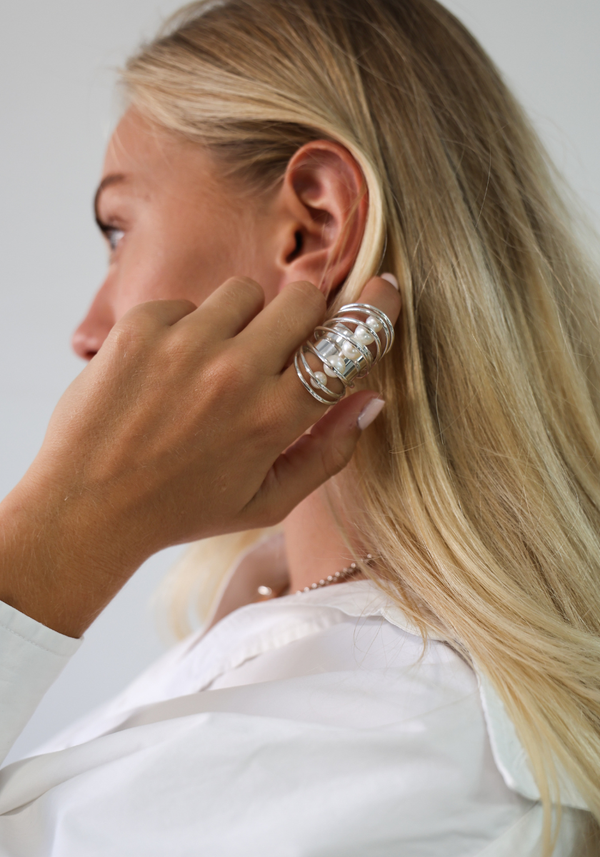 Large Circe Entangled Ring