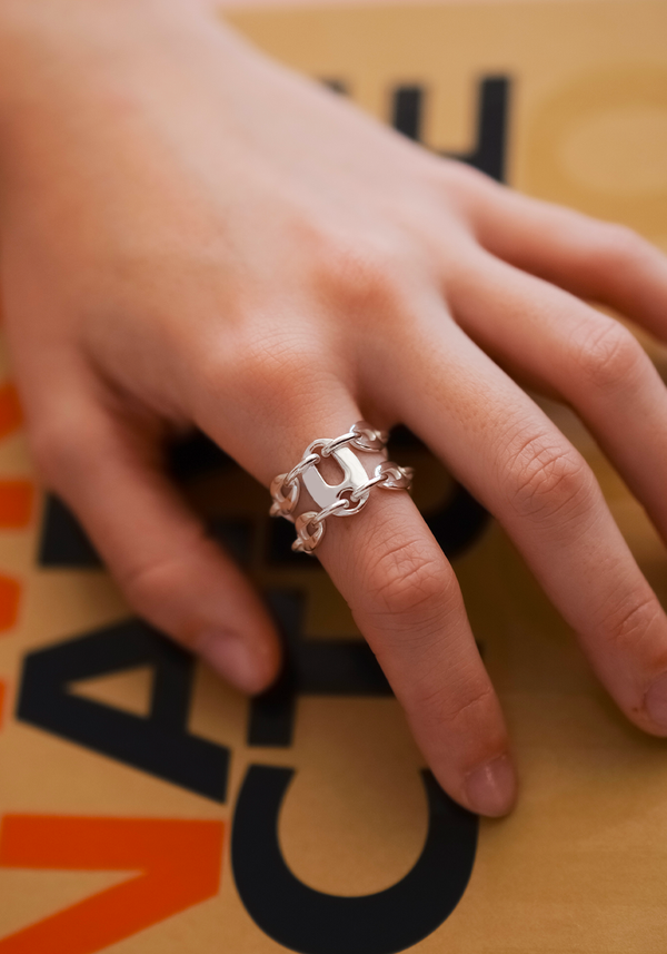 Entangled Hera Ring
