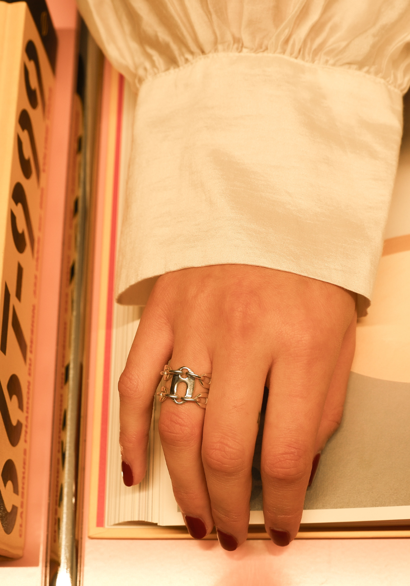 Small Circe Entangled Ring
