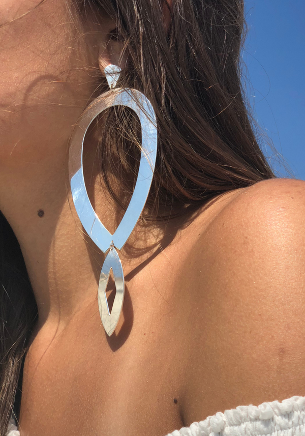 Dauphine Mono Earring