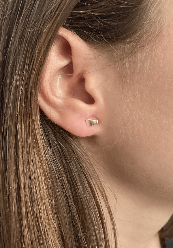 Mono Boucle d'oreille Clou Pyramide Grand Modèle