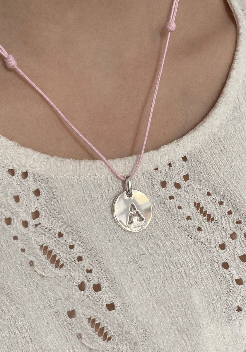 Pendentif Médaille Lettre BB